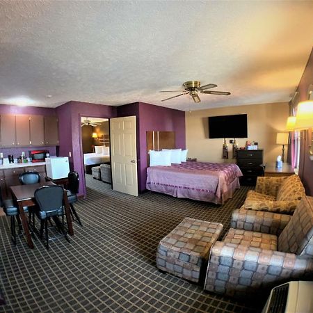 Star Plus Inn & Suites Selmer Экстерьер фото