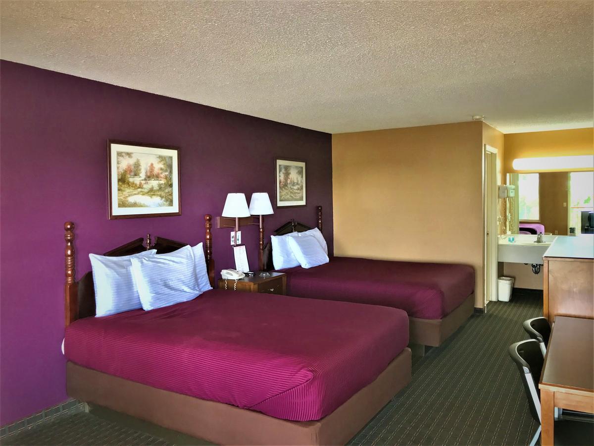 Star Plus Inn & Suites Selmer Экстерьер фото