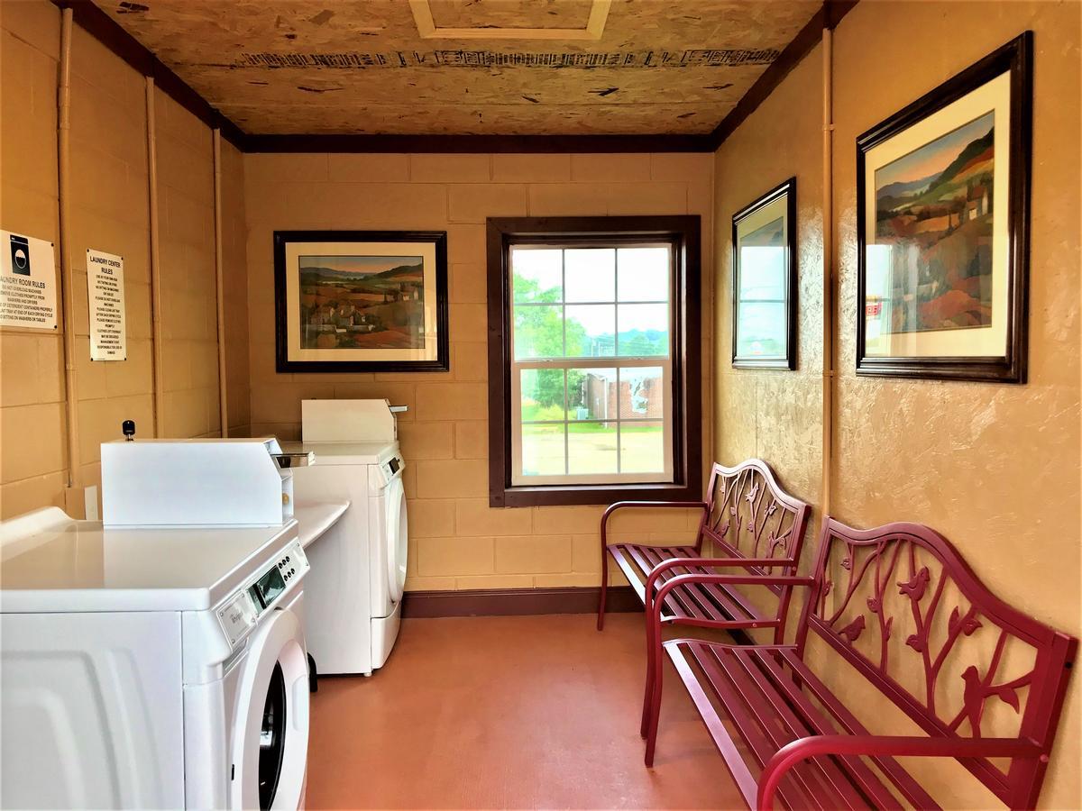 Star Plus Inn & Suites Selmer Экстерьер фото