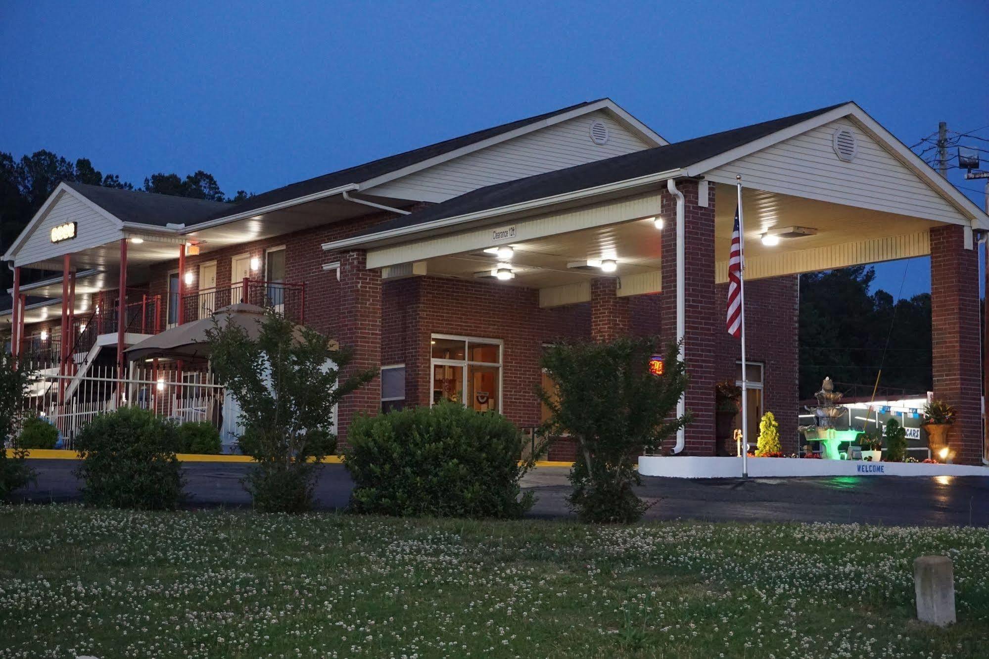 Star Plus Inn & Suites Selmer Экстерьер фото