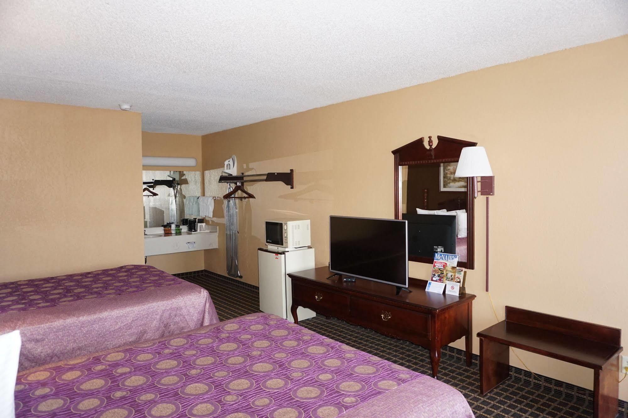 Star Plus Inn & Suites Selmer Экстерьер фото