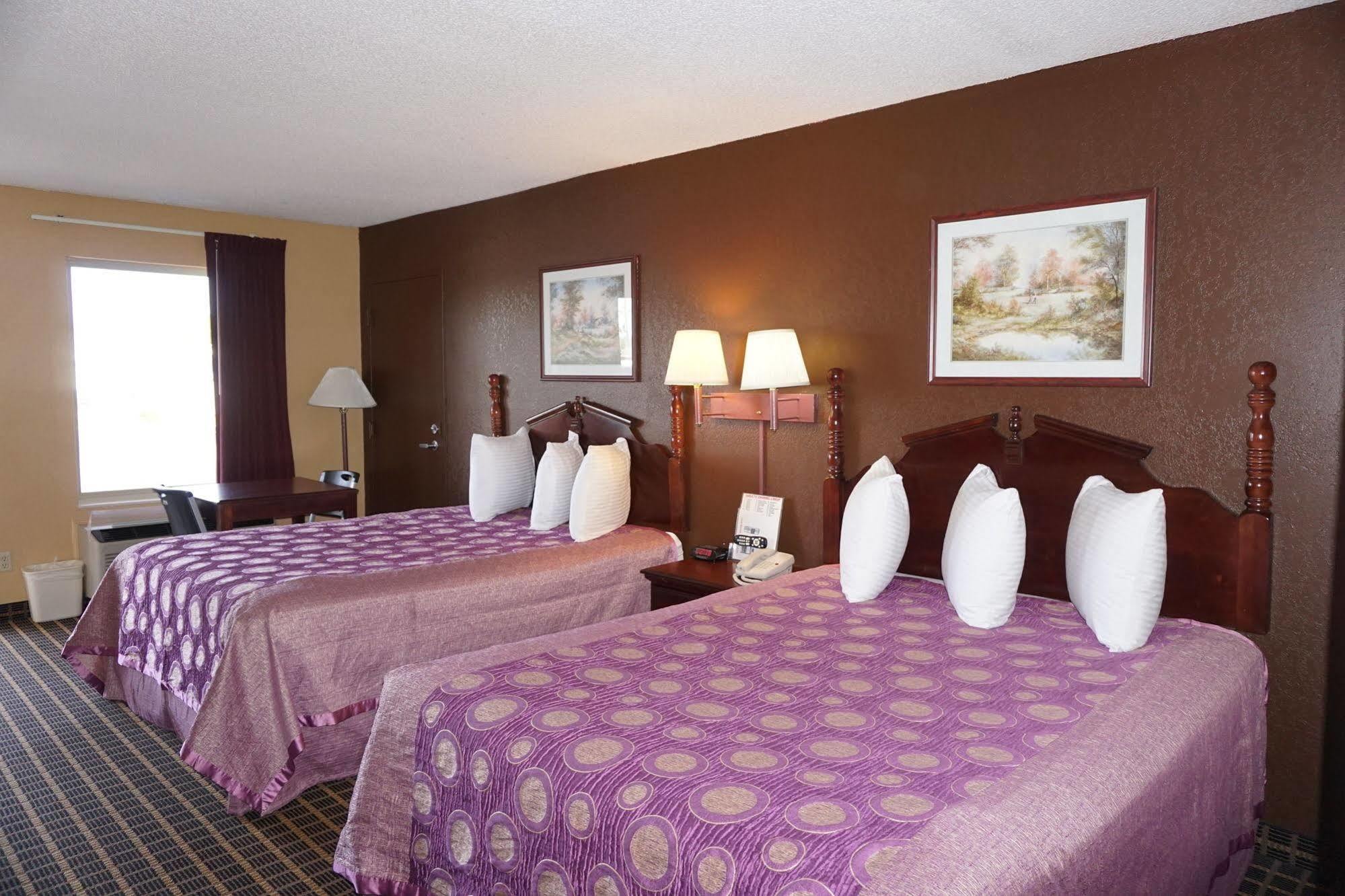 Star Plus Inn & Suites Selmer Экстерьер фото