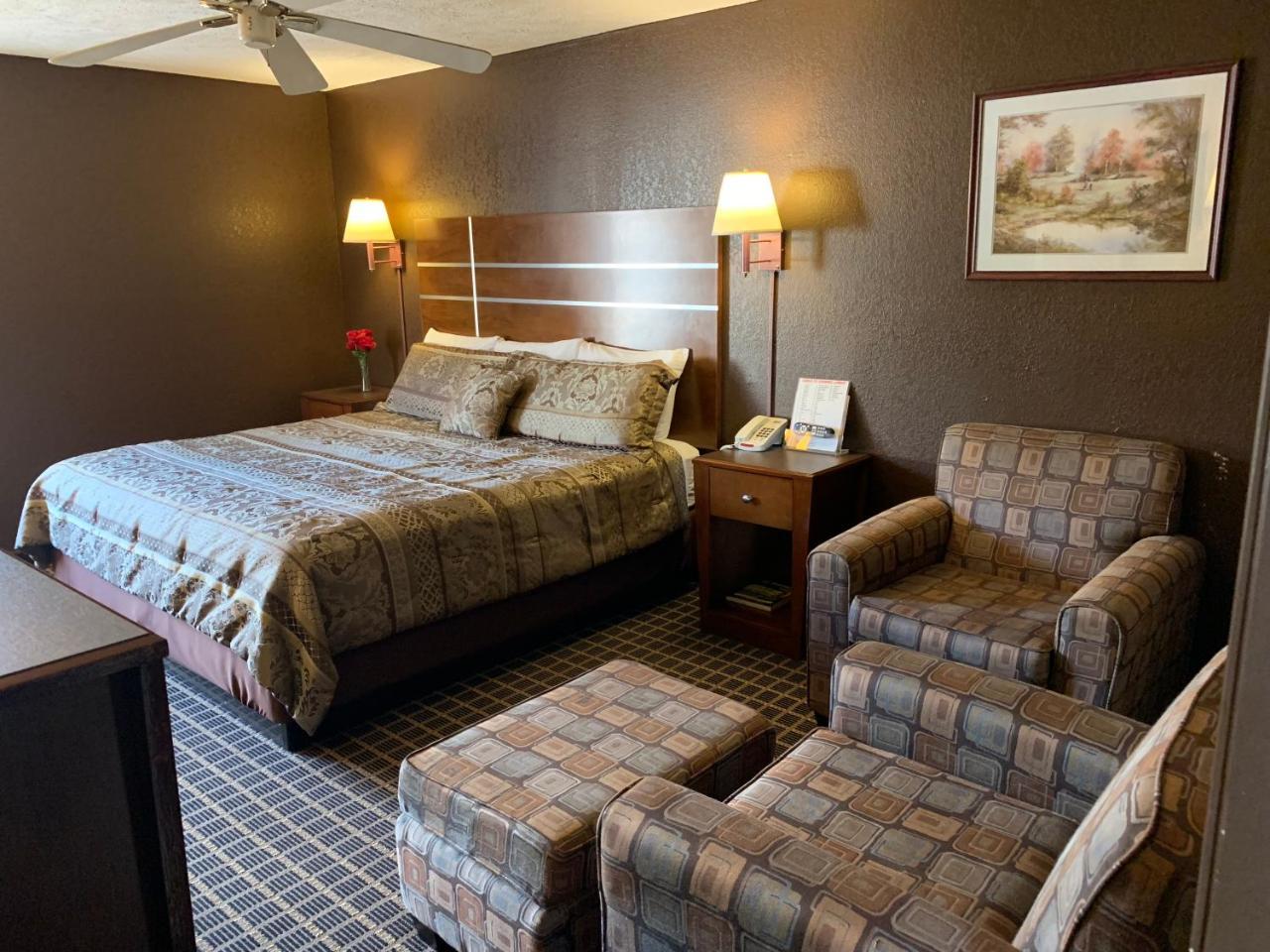 Star Plus Inn & Suites Selmer Экстерьер фото