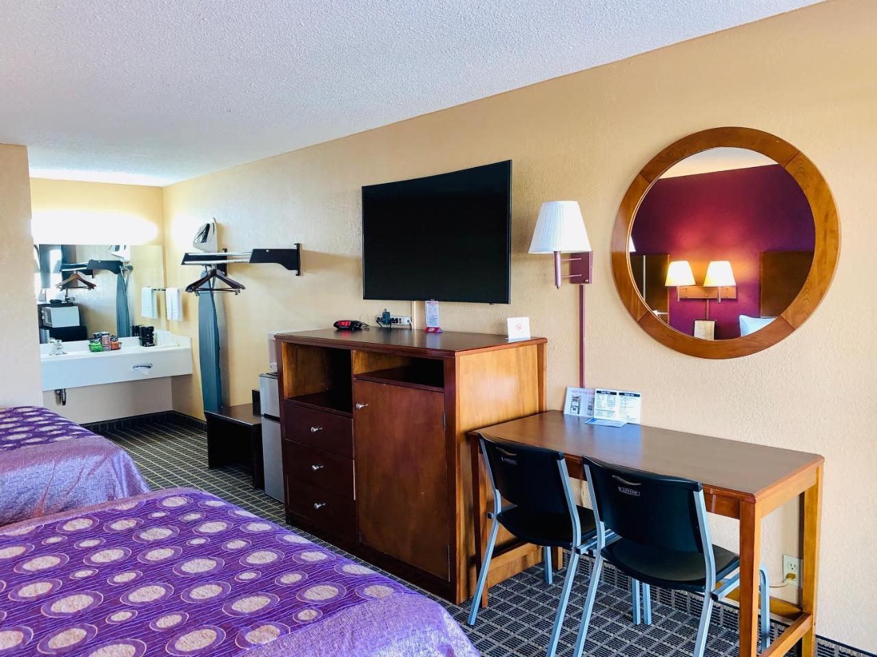 Star Plus Inn & Suites Selmer Экстерьер фото