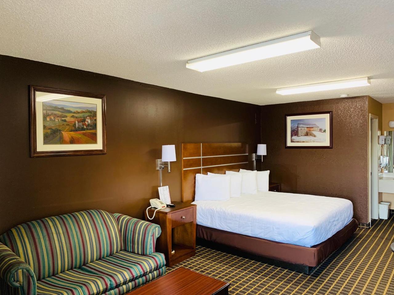 Star Plus Inn & Suites Selmer Экстерьер фото