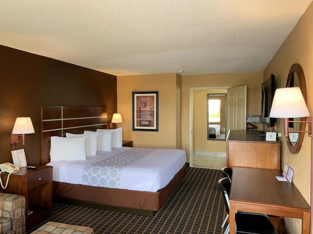 Star Plus Inn & Suites Selmer Экстерьер фото