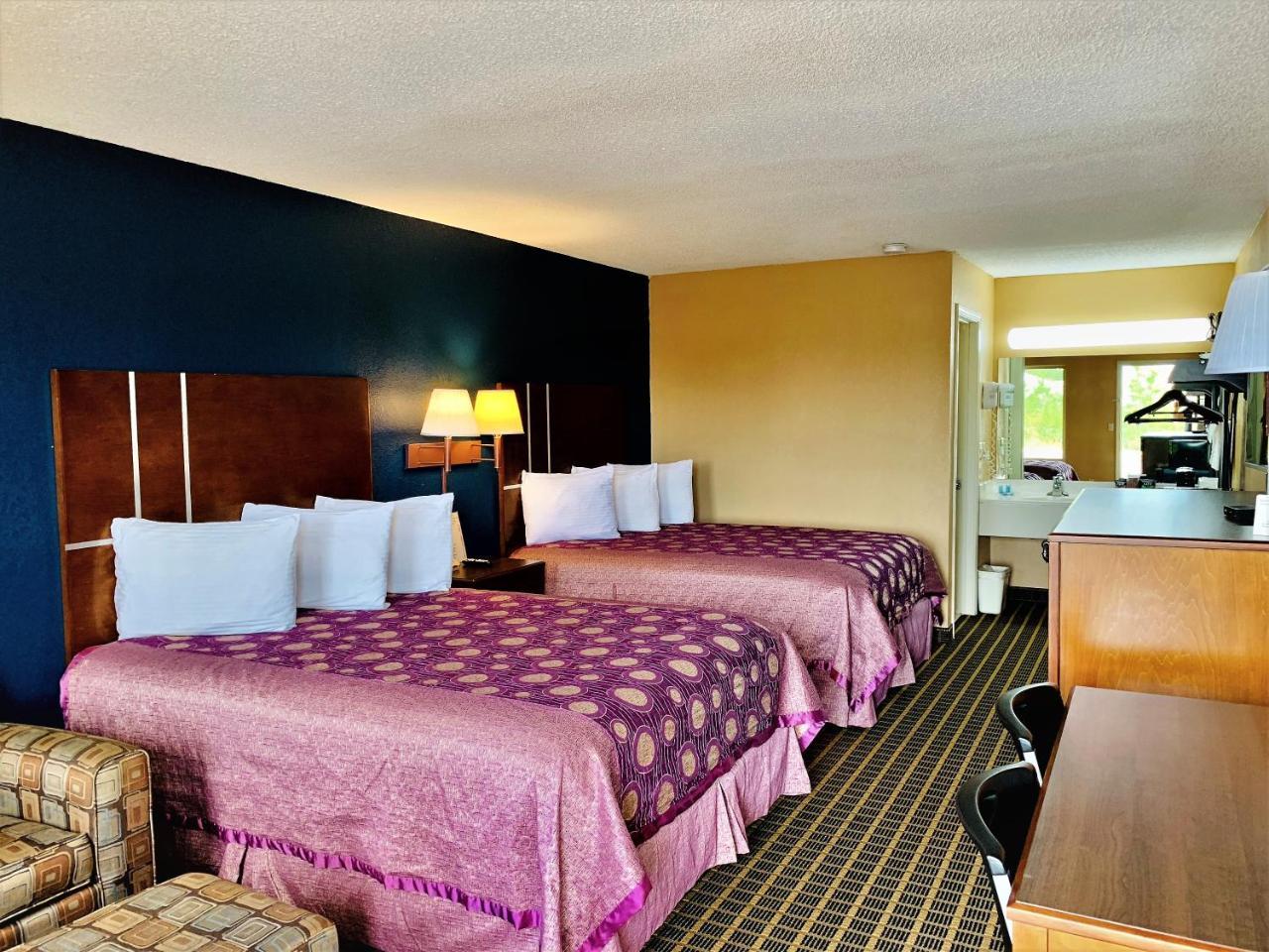Star Plus Inn & Suites Selmer Экстерьер фото