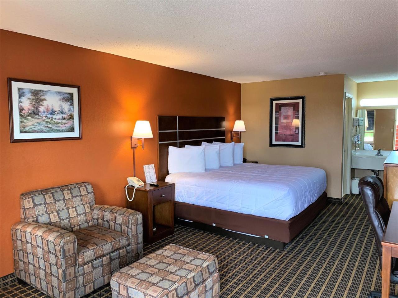 Star Plus Inn & Suites Selmer Экстерьер фото