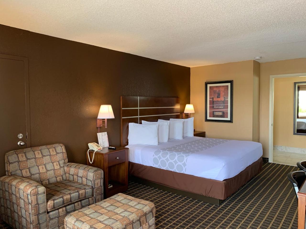 Star Plus Inn & Suites Selmer Экстерьер фото