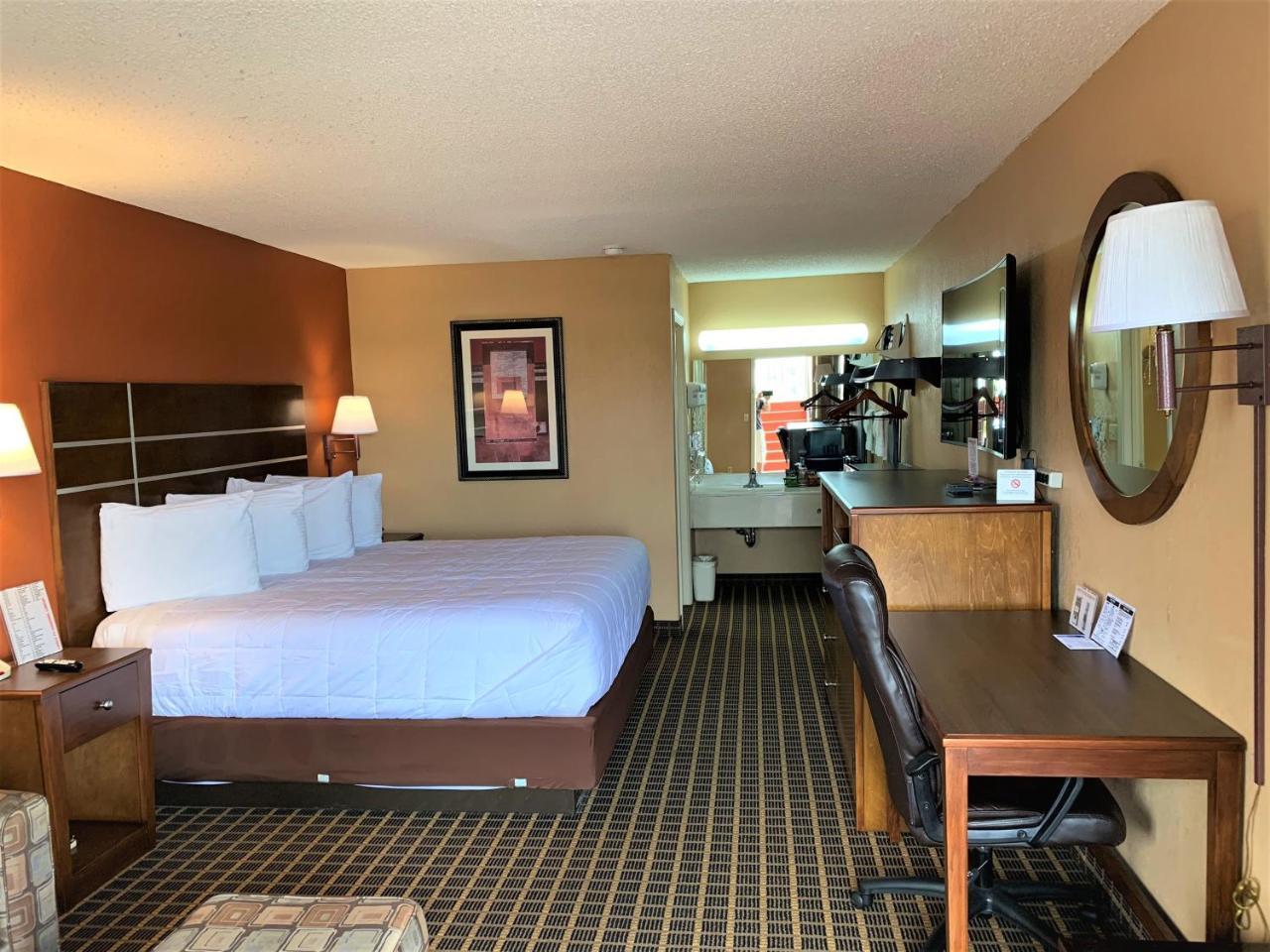 Star Plus Inn & Suites Selmer Экстерьер фото