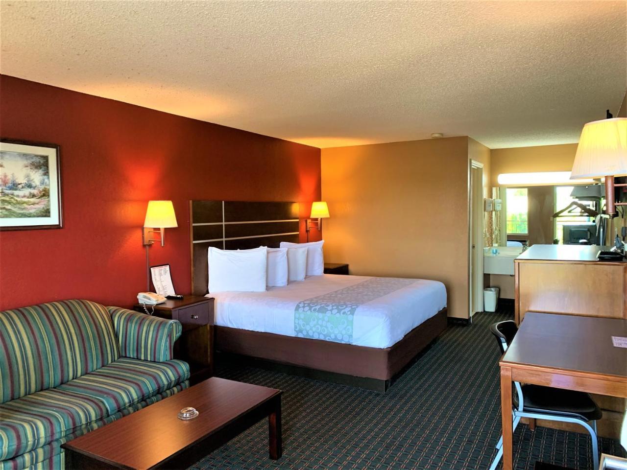 Star Plus Inn & Suites Selmer Экстерьер фото