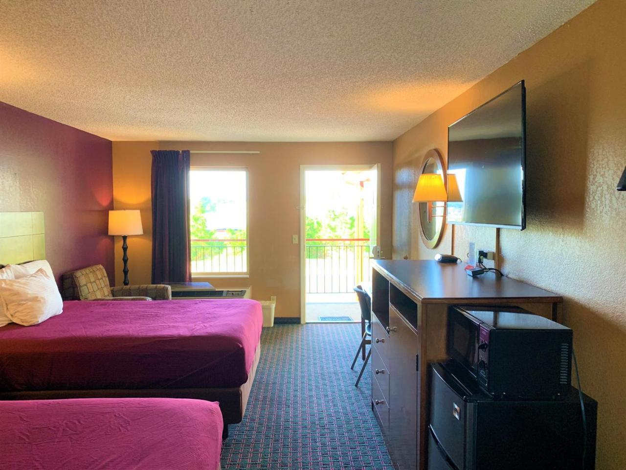 Star Plus Inn & Suites Selmer Экстерьер фото