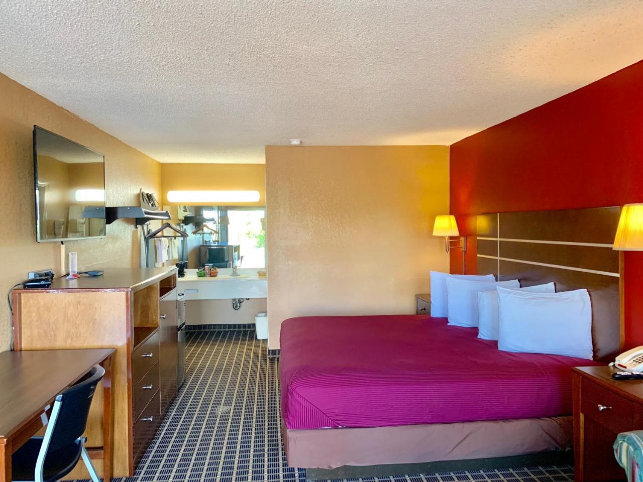 Star Plus Inn & Suites Selmer Экстерьер фото