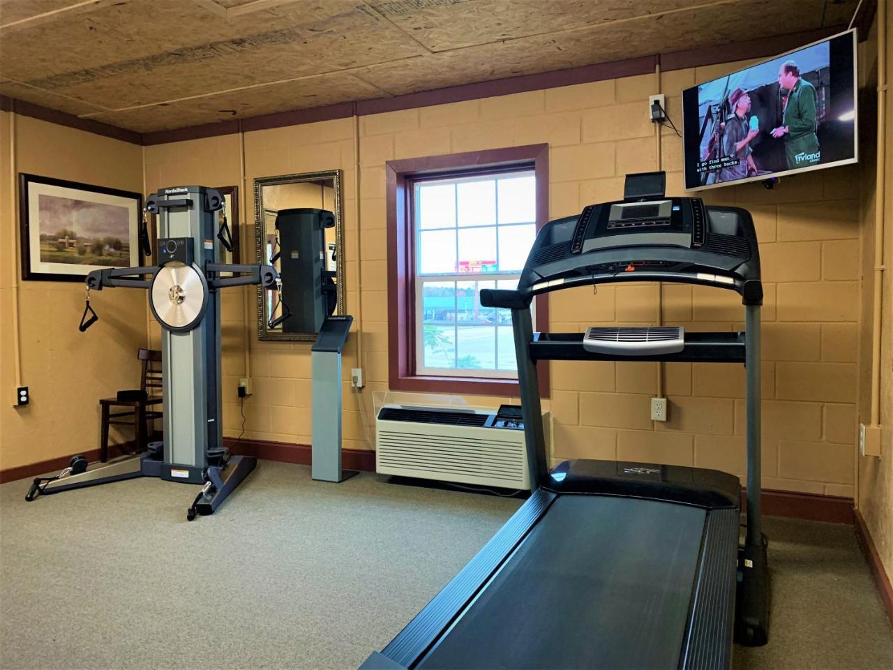 Star Plus Inn & Suites Selmer Экстерьер фото