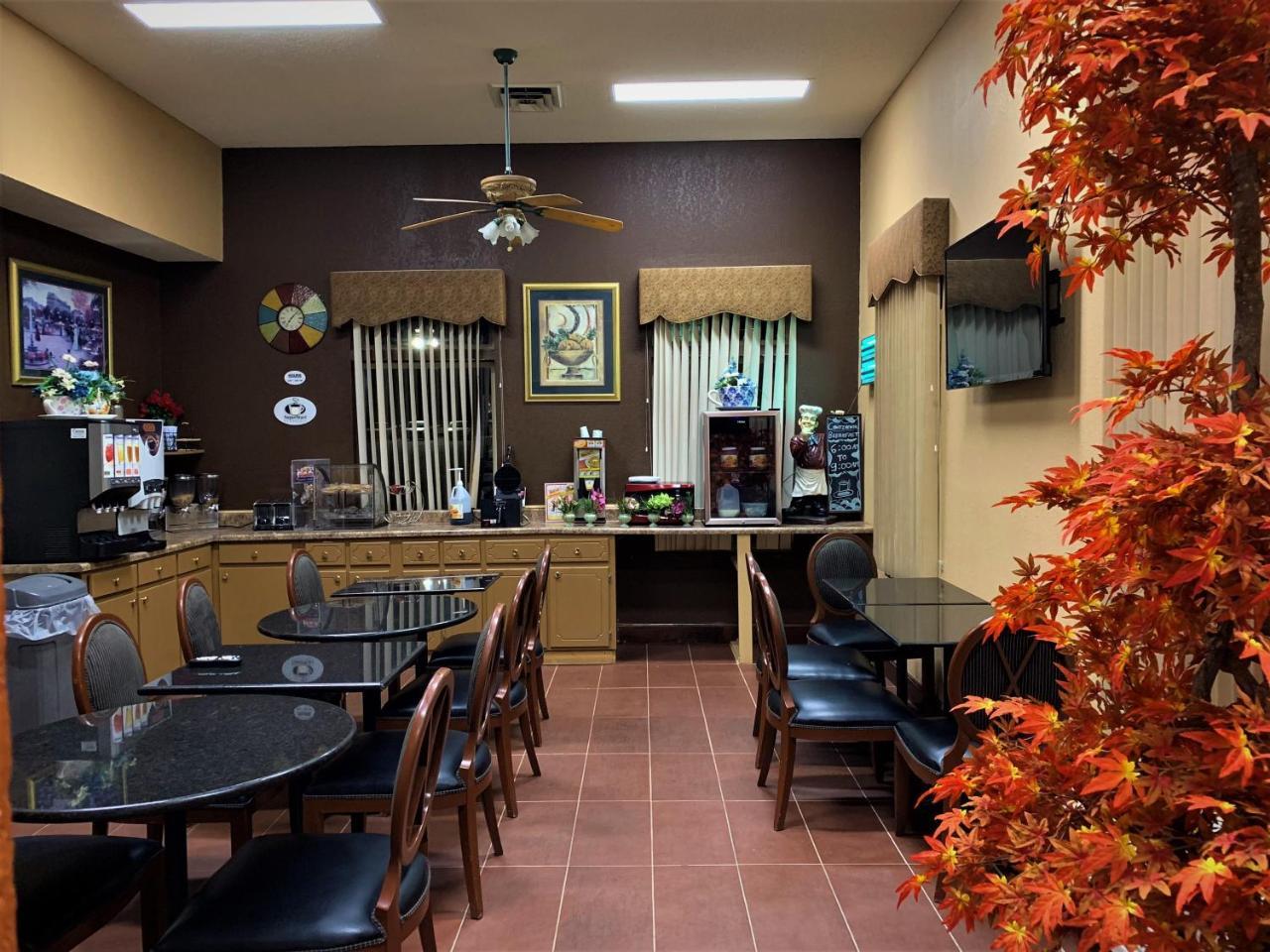 Star Plus Inn & Suites Selmer Экстерьер фото