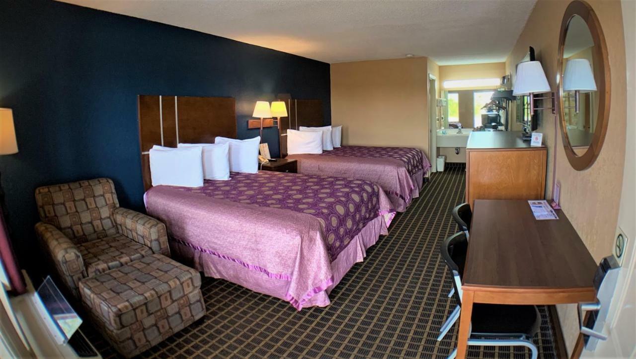 Star Plus Inn & Suites Selmer Экстерьер фото